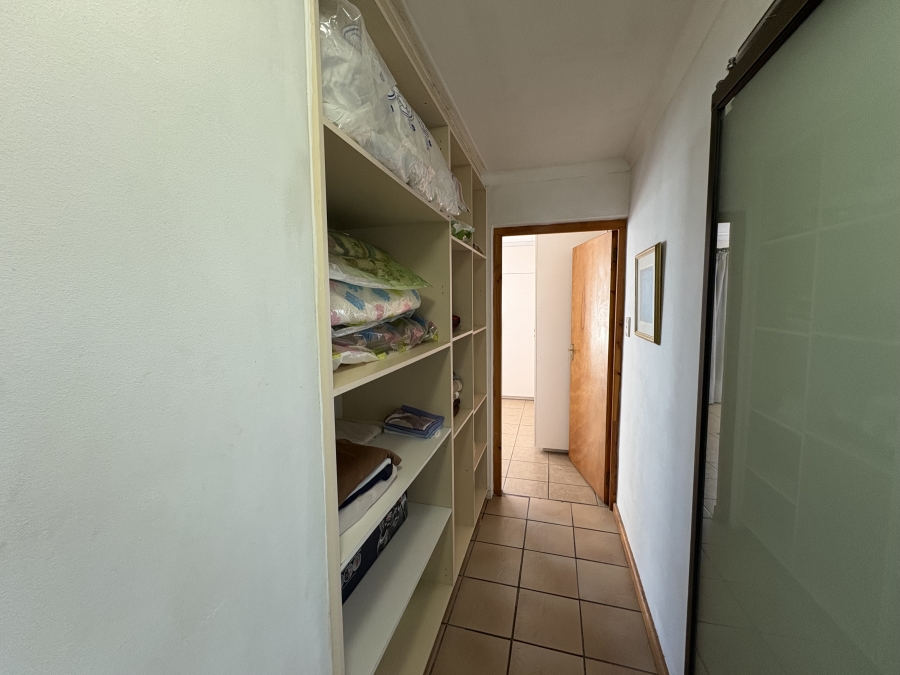 4 Bedroom Property for Sale in Pearl Bay Western Cape